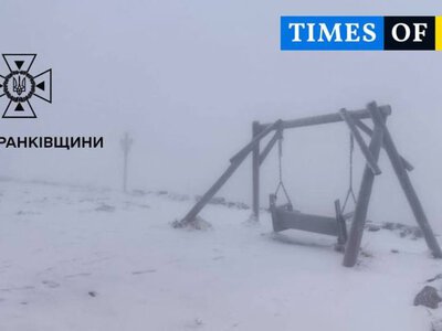 Зима вже — в Україні: на горі Піп Іван — сьогодні -3°C, а вершину повністю засипало снігом, — ДСНС