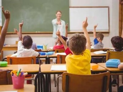 МОН пояснило, чи можна скорочувати уроки під час тривалих повітряних тривог