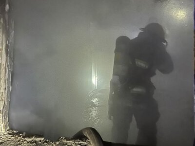 У Надвірній сталася пожежа у складському приміщенні: рятувальники ліквідували пожежу