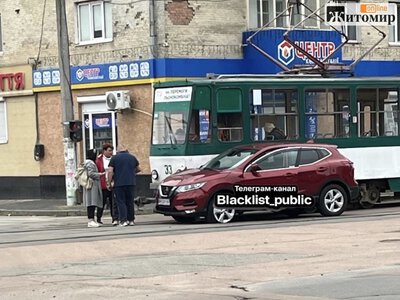 У Житомирі сталася ДТП за участю трамвая та позашляховика