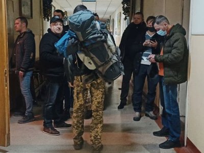 У Києві планують встановити стаціонарні металодетектори там, де працюють медики ВЛК