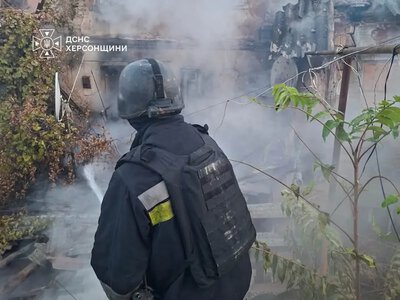 Рятувальники Херсона ліквідували пожежу житлового будинку через скид боєприпасу