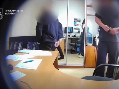 У Києві викрили системні побори з лікарів комунального медзакладу — відео