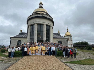 Понад 200 матерів Прикарпаття об’єдналися у молитві на Ясній горі у Гошеві