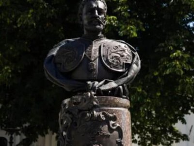 На місці пам’ятника Леніну в Києві встановлять пам’ятник Мазепі