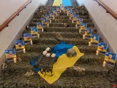«Їхнє життя зробило можливим наше»: у Кременчуці нагородили родини полеглих захисників