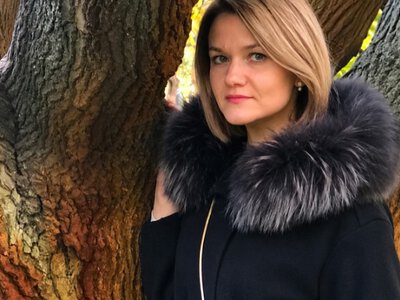 Працювала акушеркою, а заробила мільйони: що відомо про дружину фігуранта Карфагену