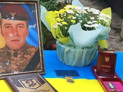 У Хотині вшанували пам’ять загиблого захисника України Валерія Братащука