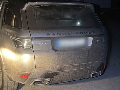 Нічна зупинка Range Rover в Ужгороді обернулася протоколами на понад 92 тисячі гривень: у салоні знайшли предмет, схожий на пістолет
