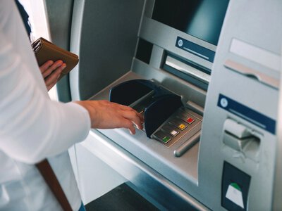 Банки встановили жорсткі обмеження на зняття готівки: що треба знати