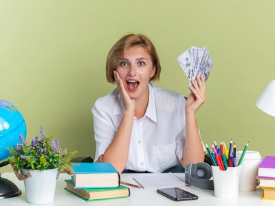 Доплати для вчителів збережено: хто отримає 2 600 грн щомісяця