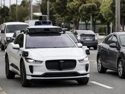 Waymo заявила про на 82% меншу кількість аварій з травмами