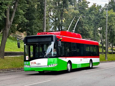 У Рівному запустили безлімітний проїзний на тролейбуси за 540 гривень