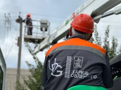 Електропостачання після негоди відновлюють на Харківщині (фото)