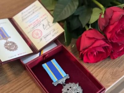 На Рівненщині родинам семи загиблих захисників передали посмертні державні нагороди