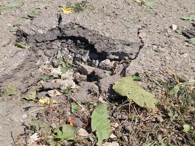 Двоє чоловіків поранено під час російської атаки дроном у Херсоні