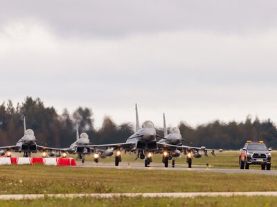 Для посилення безпеки до Латвії прибули чотири німецькі винищувачі Eurofighter (ФОТО)