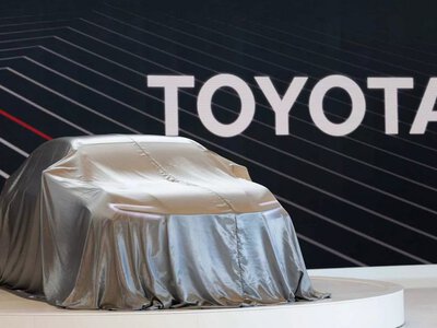 Toyota готує хитрий електромобіль: бензиновий мотор працюватиме лише як генератор