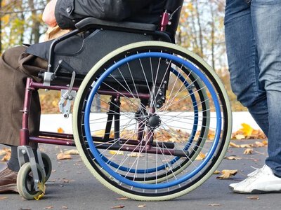 Пенсії по інвалідності від 11 000 до 20 600 грн: хто з українців має право на виплати