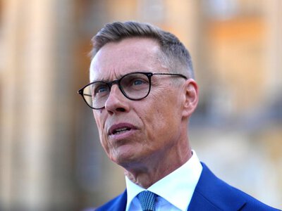 Президент Фінляндії звернувся до Ілона Маска з проханням розширити Starlink для України