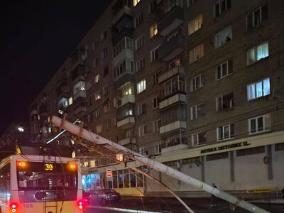 На Любінській впала електроопора