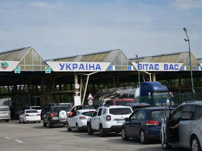 Україна може перенести пункти пропуску на територію сусідніх країн через обстріли 