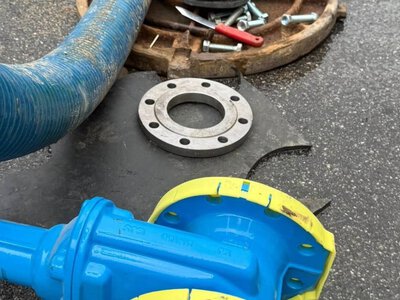 У водоканалі похизувались новими засувками, які встановили в мікрорайоні Академічний (ФОТО)