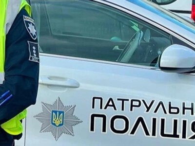  На Херсонщині авто патрульної поліції потрапило під атаку під час евакуації 