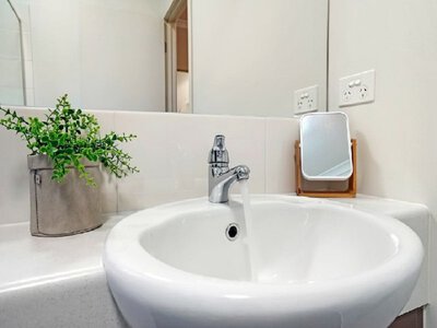 У Чернівцях через ремонтні роботи призупинили водопостачання у декількох будинках на вулиці Руській