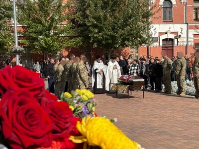  Ніжинська громада провела в останню путь Захисника Сергія Єцкала (Фото) 