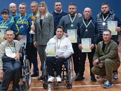 Спортсмени з Новосанжарщини вибороли весь п’єдестал у корнхолі на обласних змаганнях у Полтаві