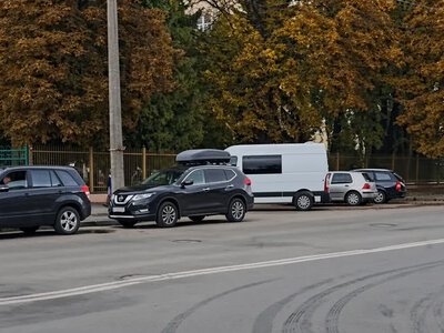 У Луцьку пропонують зробити платним паркування біля обласної лікарні (Відео)