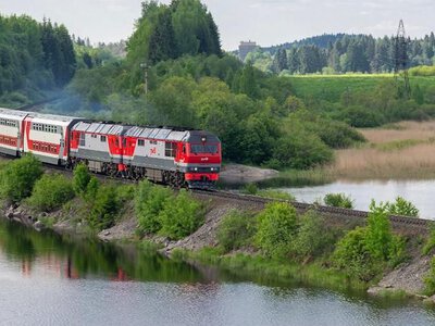 У Росії пошкоджено локомотив і вагон пасажирського потяга