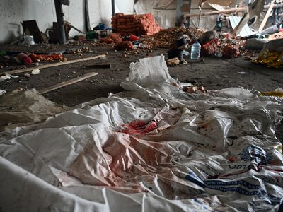 У Старій Гнилиці на Харківщині від російської ракети постраждали 13 людей. 12 з них – у лікарні, є важкі.