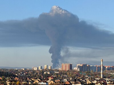 Зеленський підтвердив ураження НПЗ у Пермі та Новошахтинську