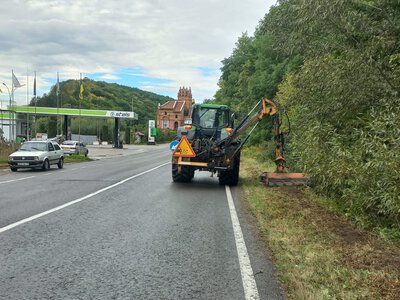 На Прикарпатті ремонтують державні дороги: за тиждень ліквідували просідання та ямковість
