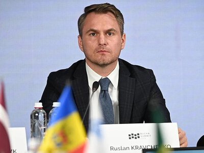 В Офісі генпрокурора з'ясовують обставини виїзду Кравченка за кордон
