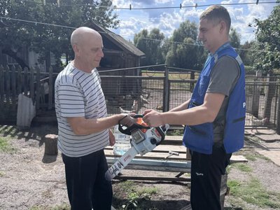 Після евакуації волонтери допомогли родині із Середини-Буди відновити документи та облаштувати побут