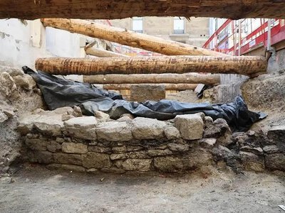 Під Нотр-Дамом знайшли 20-метрову стіну: знахідка може змінити історію походження Парижа