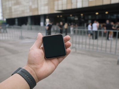 Meadow випустив мінімалістичний смартфон як доповнення до основного телефона