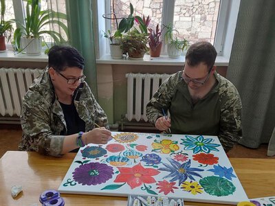 У Дніпрі бібліотека проводить мистецькі майстер-класи для захисників