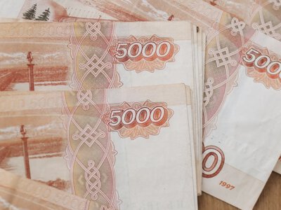 РФ готує нове підвищення податків: гроші планують спрямувати на військові витрати