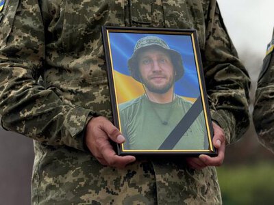 У Рівному в останню дорогу провели 37-річного солдата