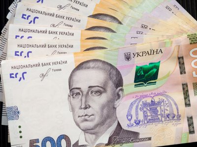 Збільшення прожиткового мінімуму і витрати на війну: який бюджет представив уряд?