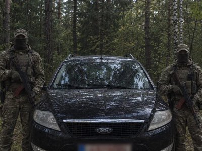 Поліцейські Харківщини отримали автомобіль для роботи у зоні бойових дій