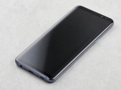 iPhone 20 Pro може отримати майже повністю скляний корпус