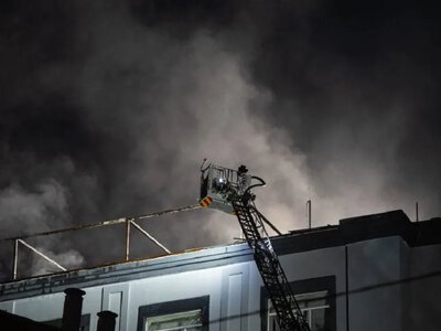У Києві дрони влучили в офісну будівлю, уламки впали у двох районах