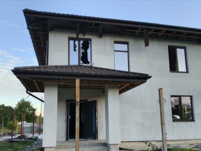 Дрони атакували будинки, підприємства та ліцей на Київщині: є постраждалі — фото наслідків