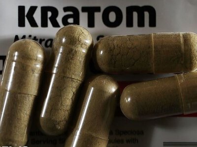 Що таке кратом і чому він викликає занепокоєння у США
