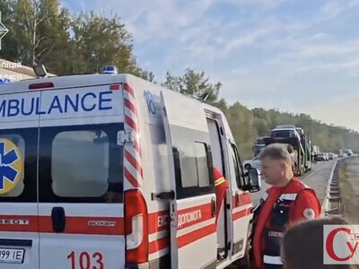 ДТП біля Садків на трасі Київ — Чоп: водіїв у напрямку Києва пускають в об’їзд через Житомир
